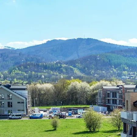 Dwupietrowy Beskid View דירה